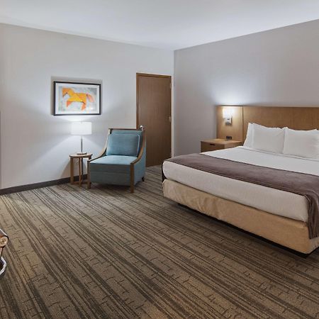 Best Western Green Oaks Inn La Vernia Экстерьер фото