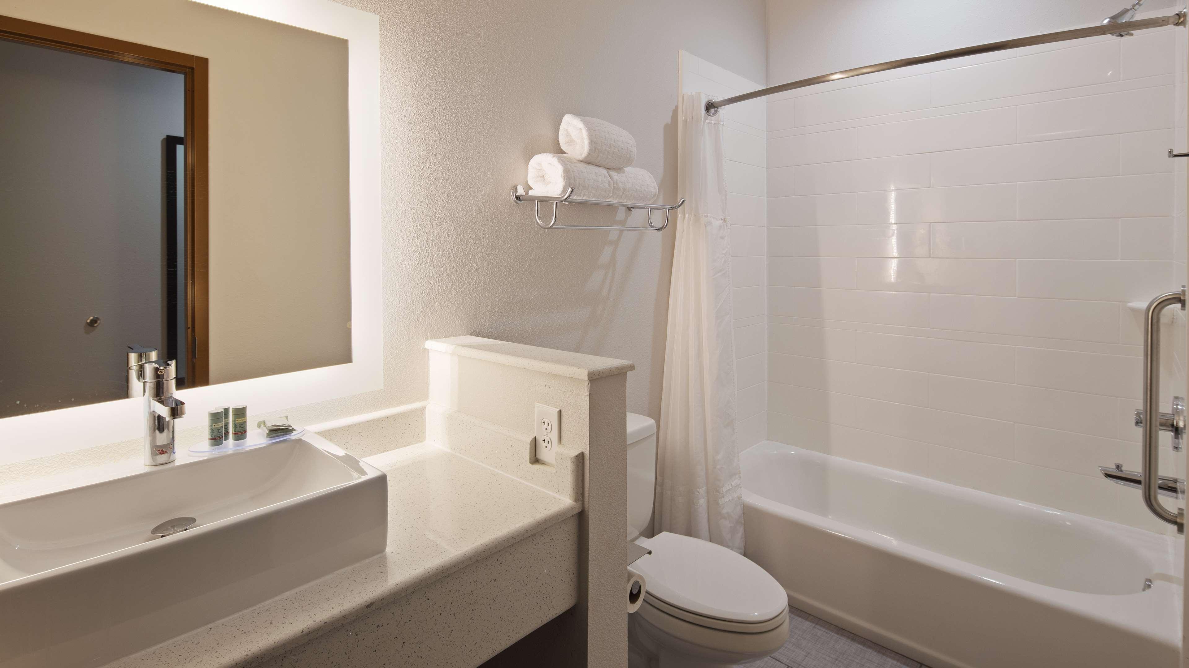 Best Western Green Oaks Inn La Vernia Экстерьер фото