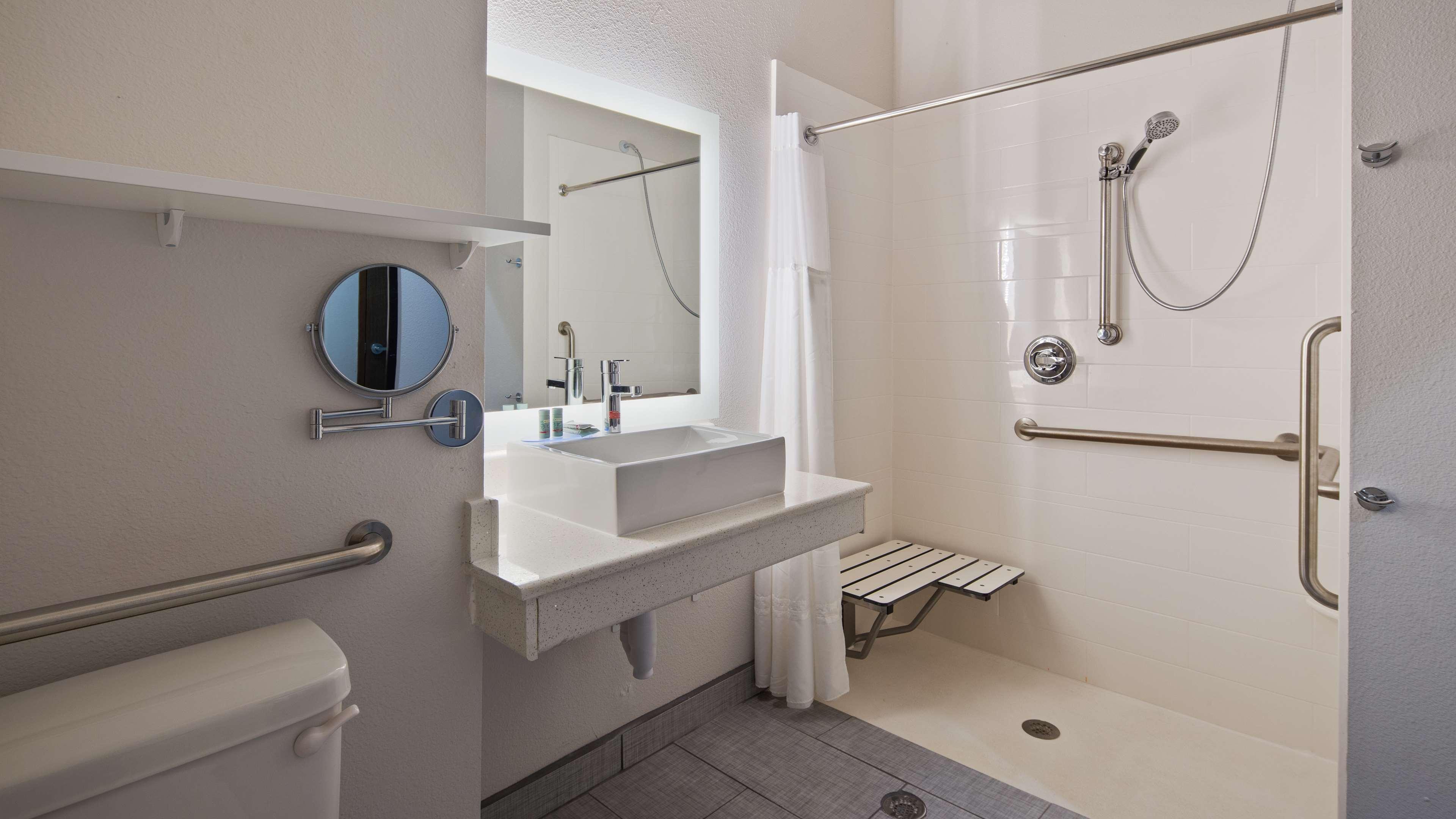 Best Western Green Oaks Inn La Vernia Экстерьер фото