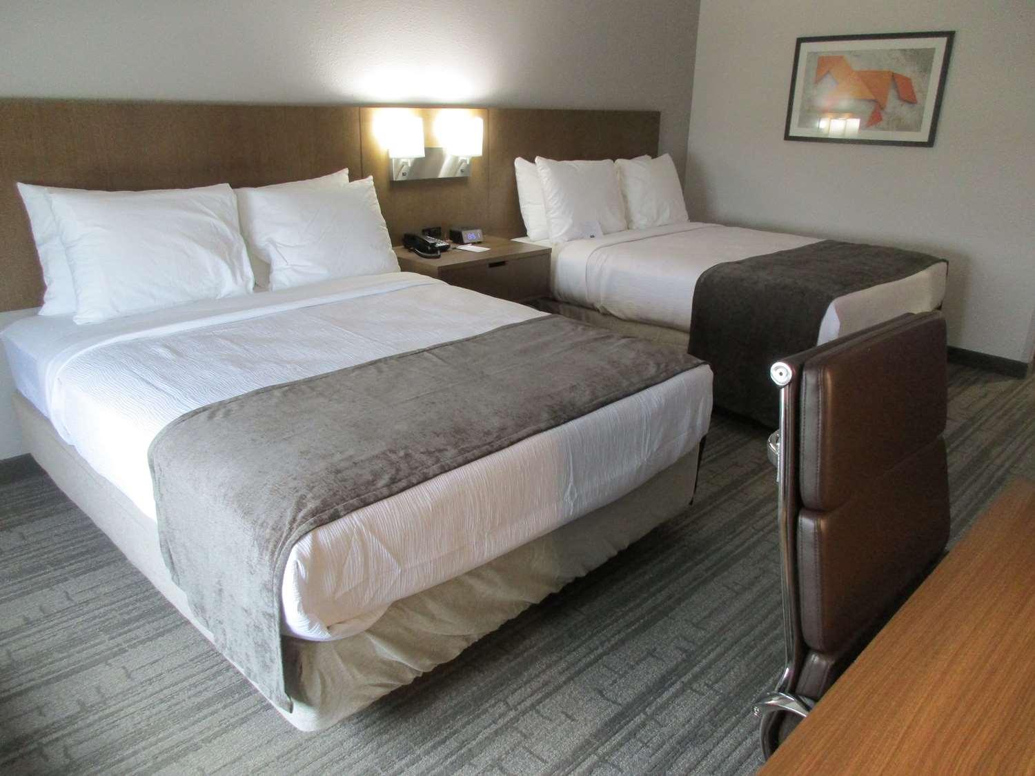 Best Western Green Oaks Inn La Vernia Экстерьер фото