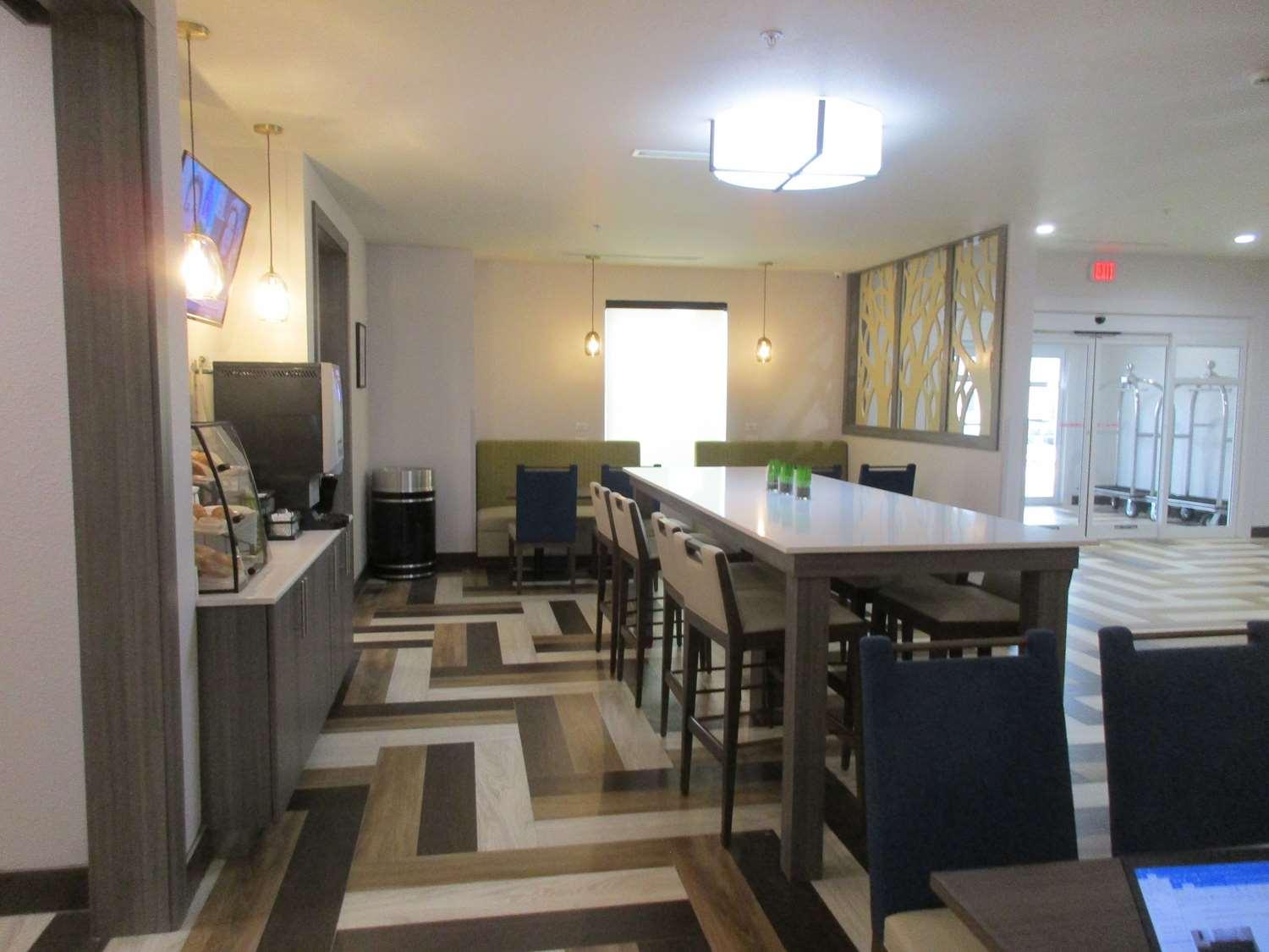 Best Western Green Oaks Inn La Vernia Экстерьер фото