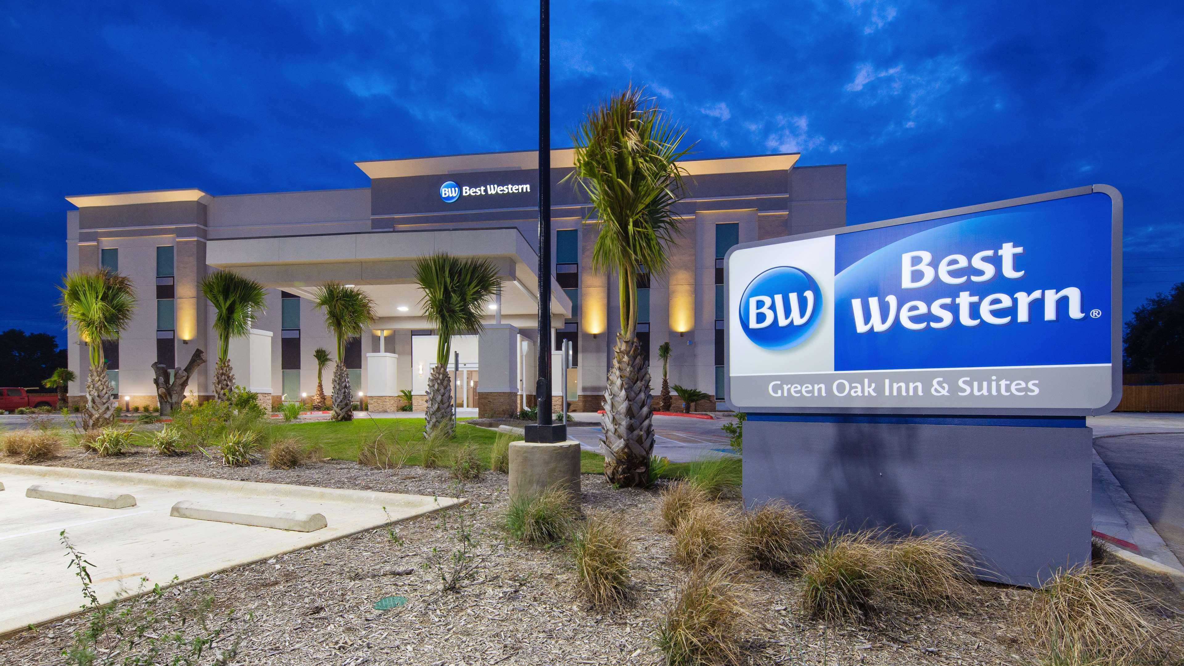Best Western Green Oaks Inn La Vernia Экстерьер фото