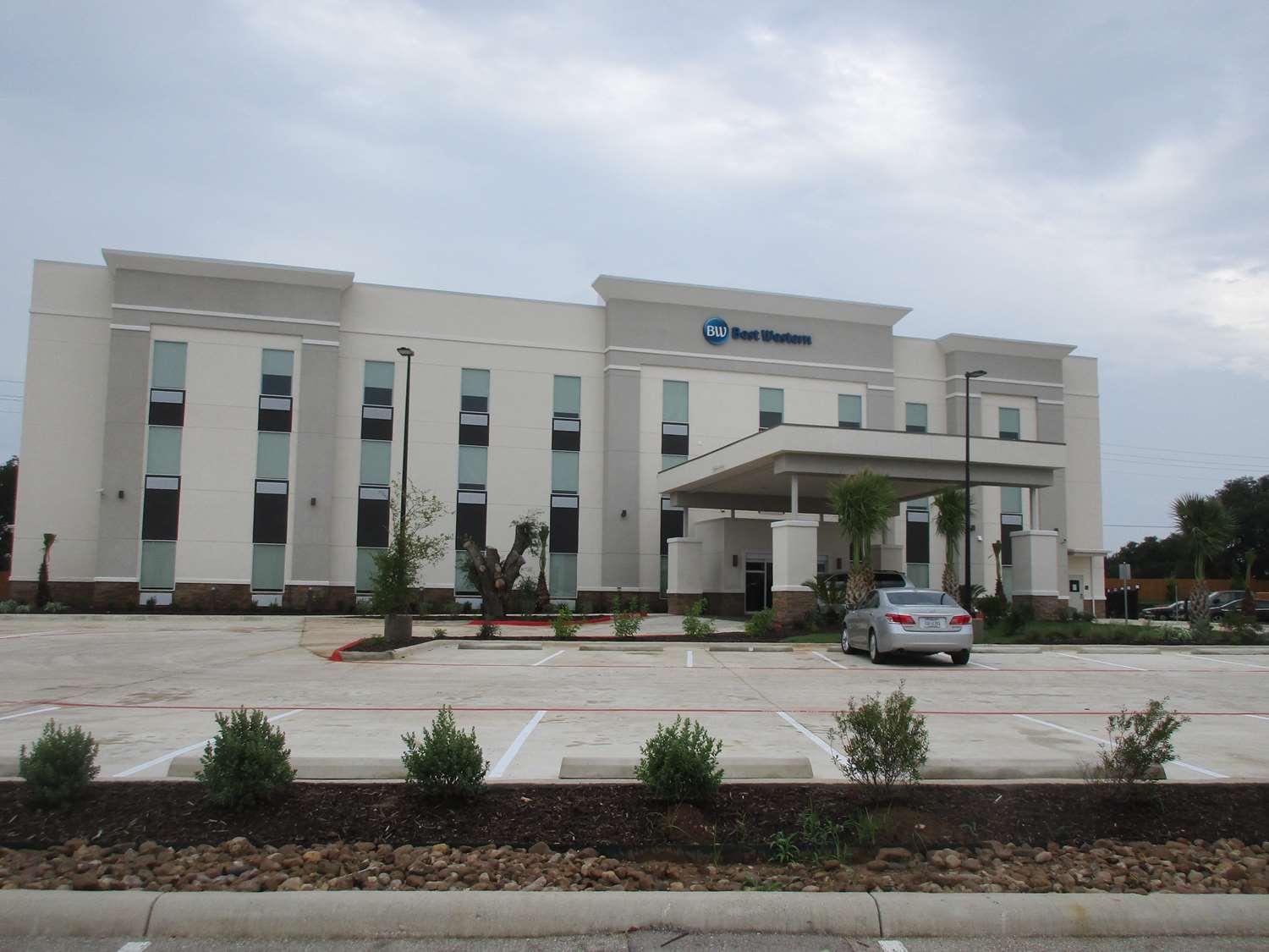 Best Western Green Oaks Inn La Vernia Экстерьер фото