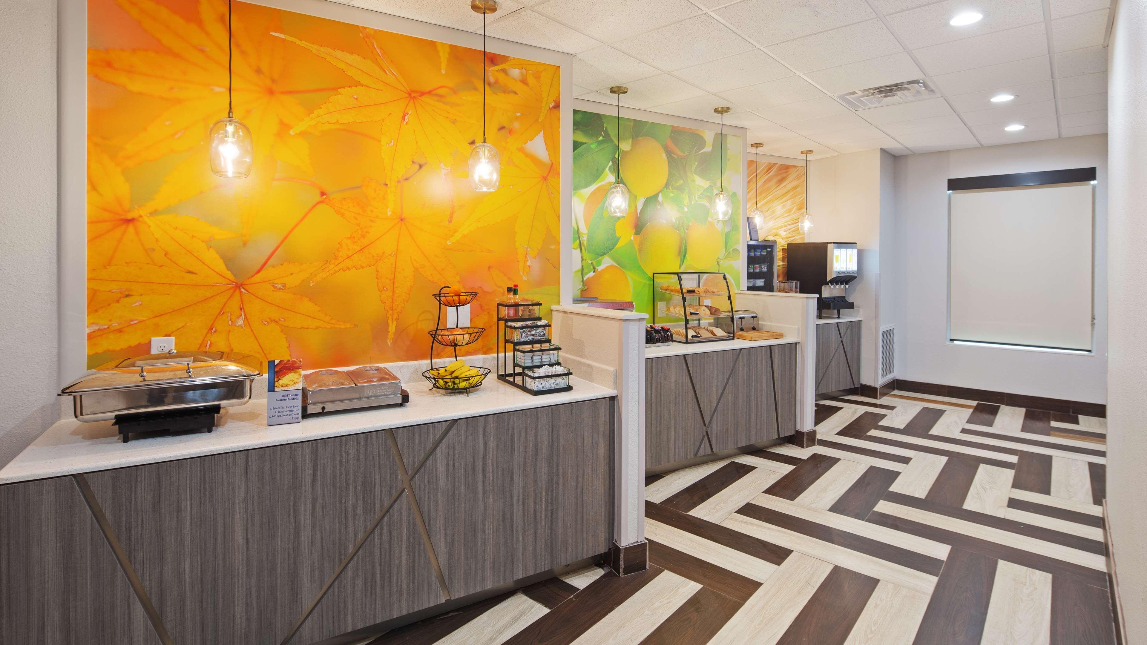 Best Western Green Oaks Inn La Vernia Экстерьер фото