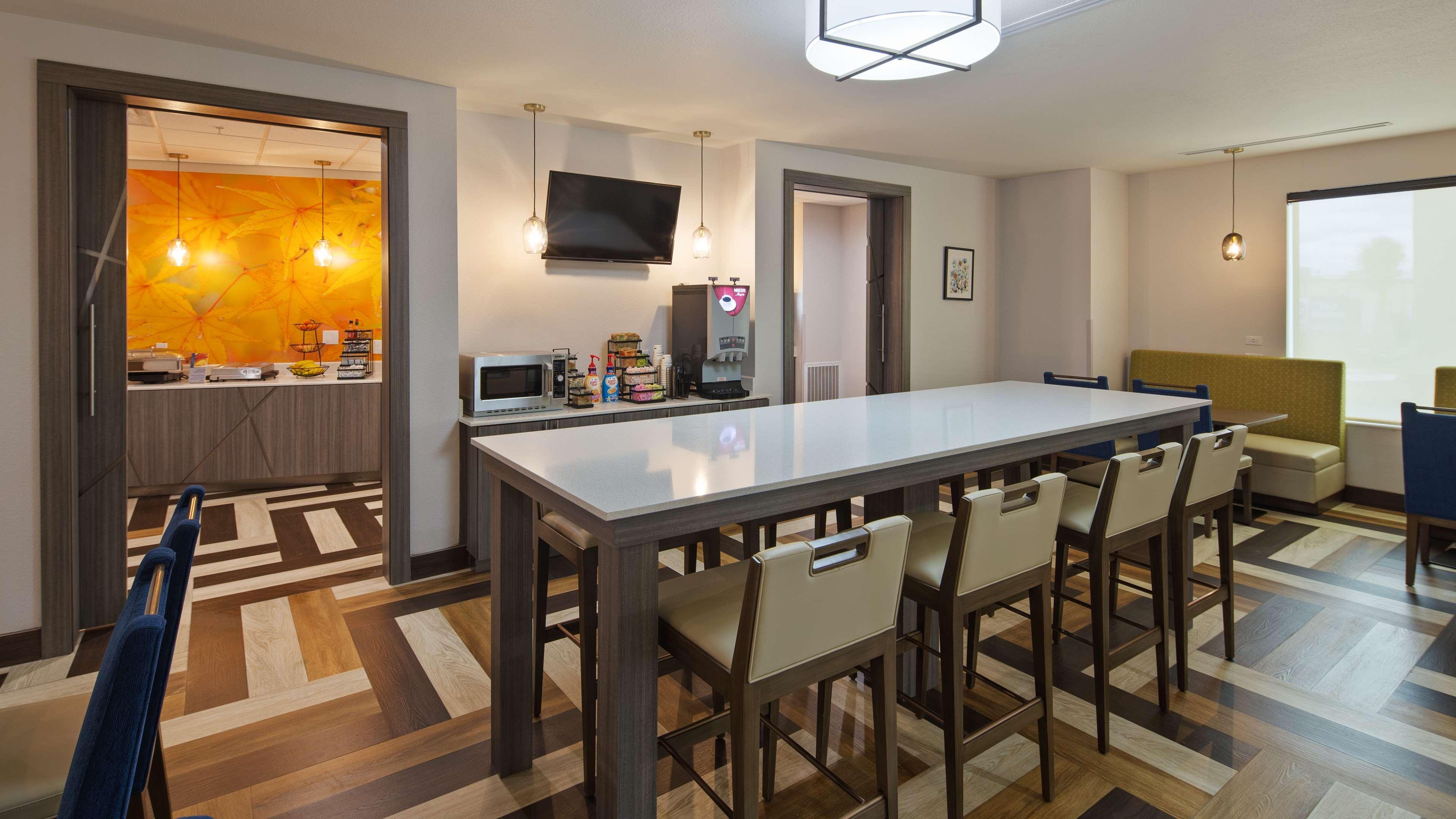 Best Western Green Oaks Inn La Vernia Экстерьер фото